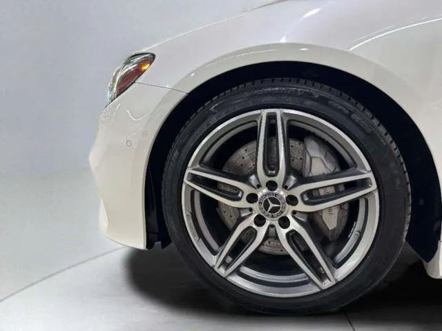 Mercedes-Benz E-Class photo 44