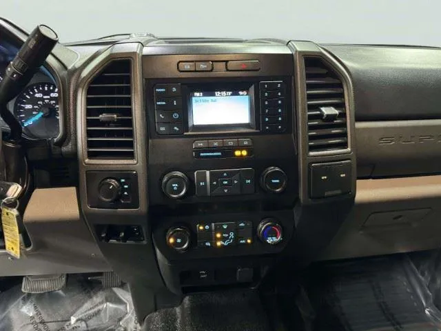 Ford F-350 photo 24