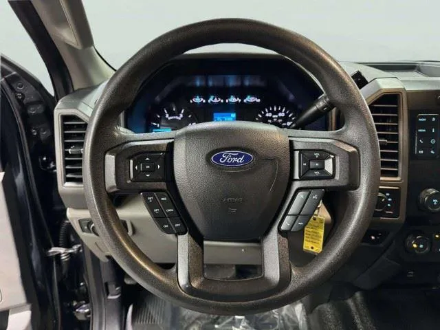 Ford F-350 photo 22