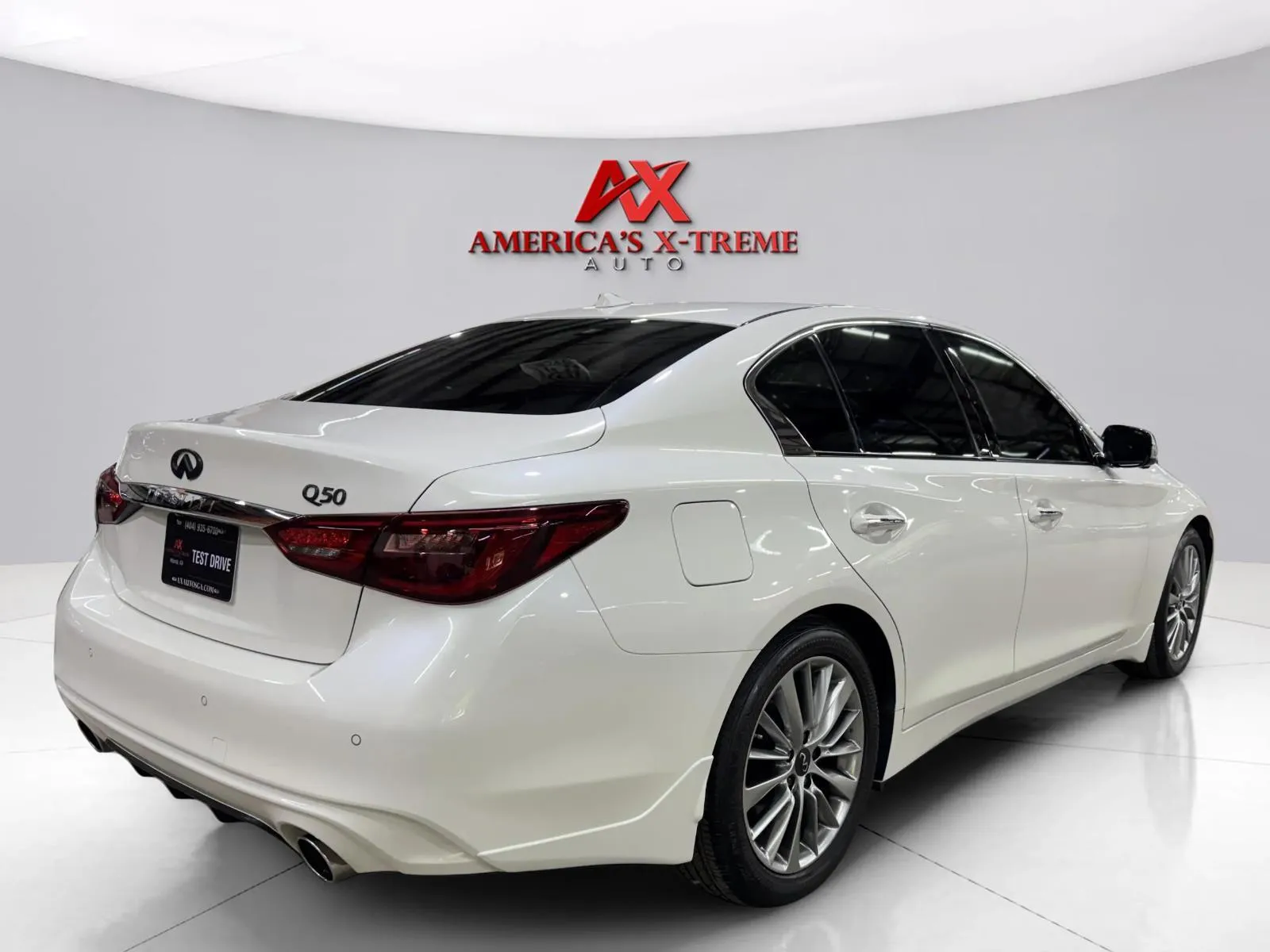 Infiniti Q50 photo 8