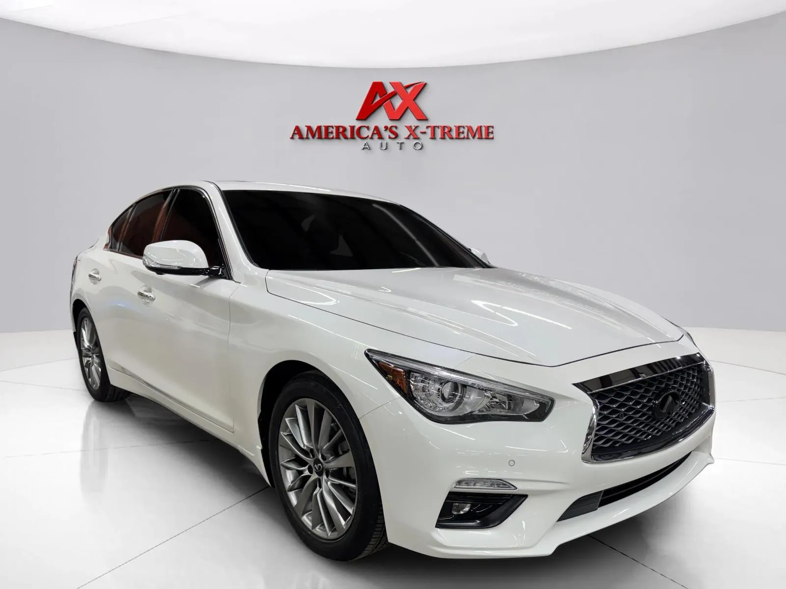 Infiniti Q50 photo 10