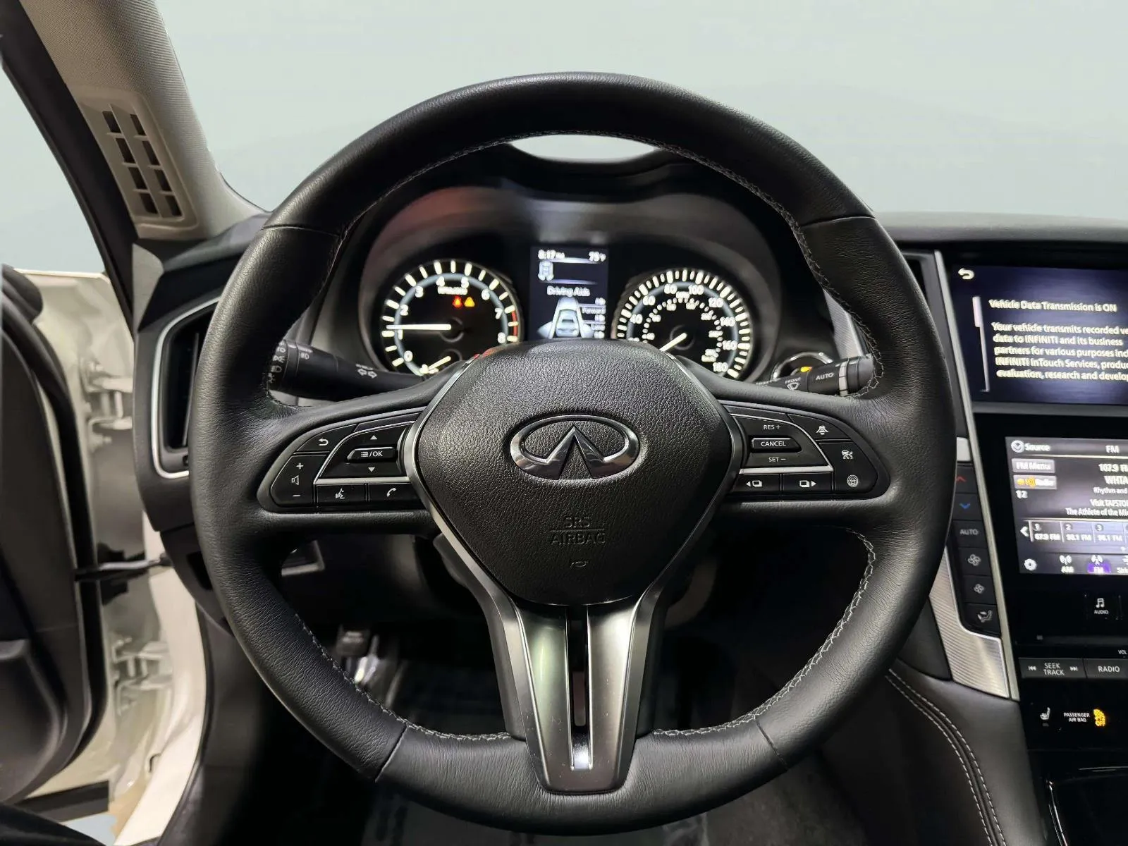 Infiniti Q50 photo 23