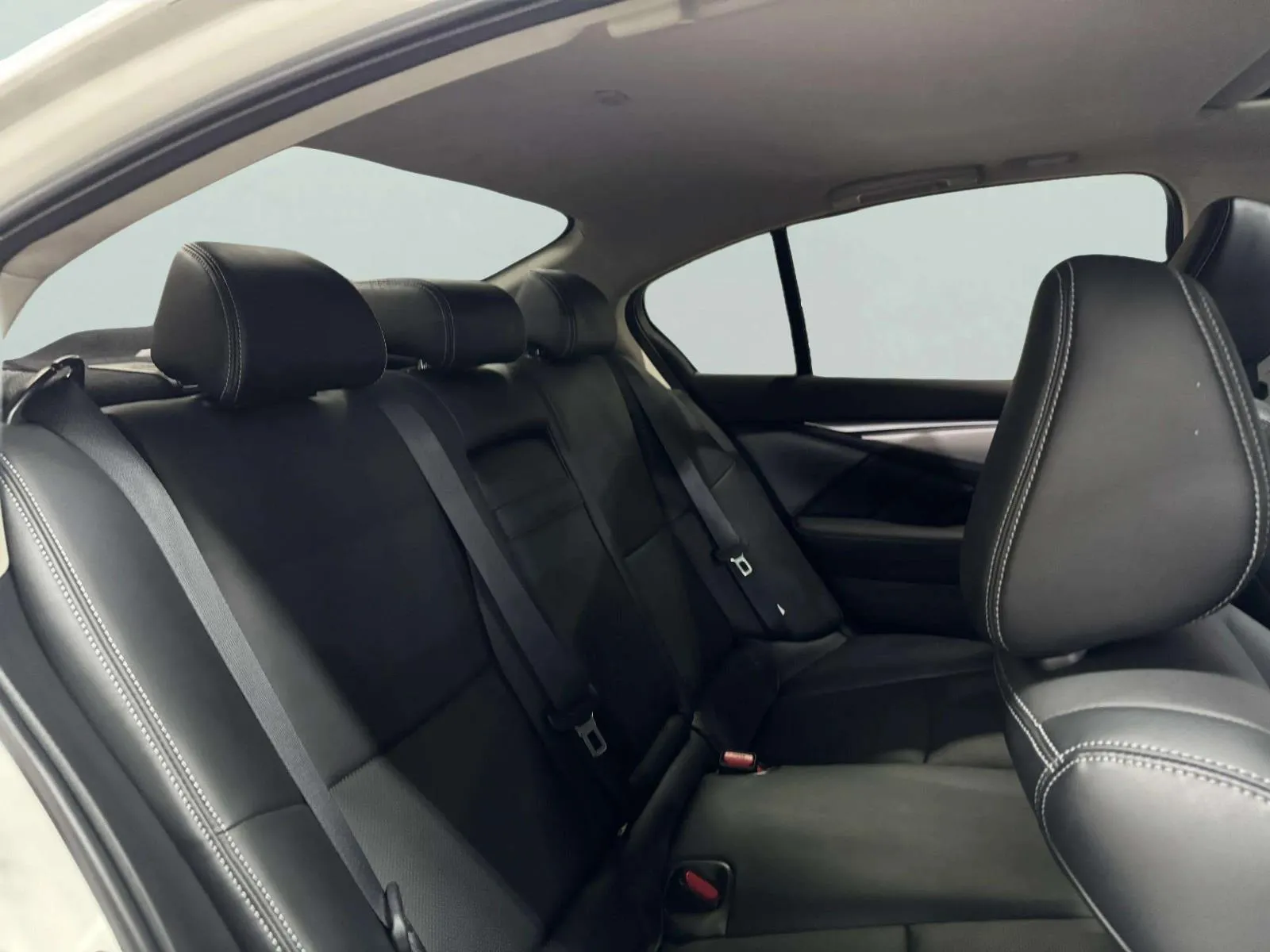 Infiniti Q50 photo 37