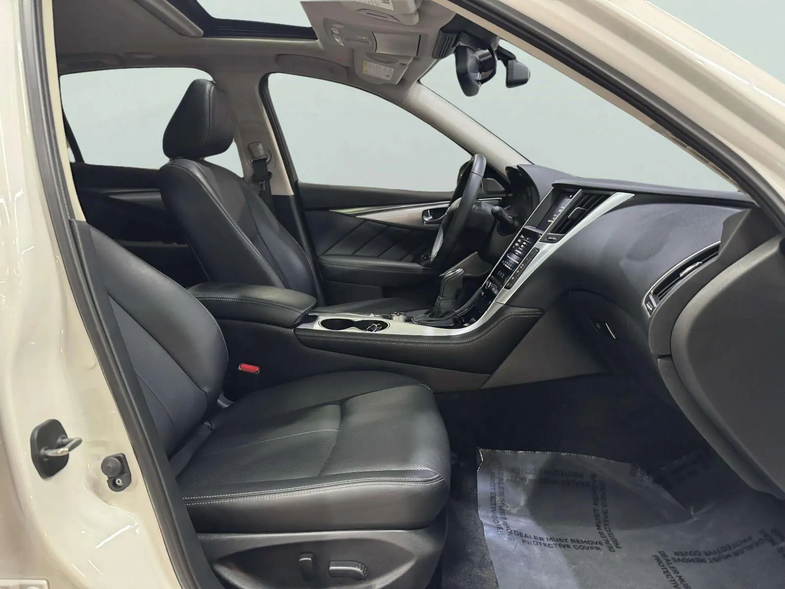 Infiniti Q50 photo 41