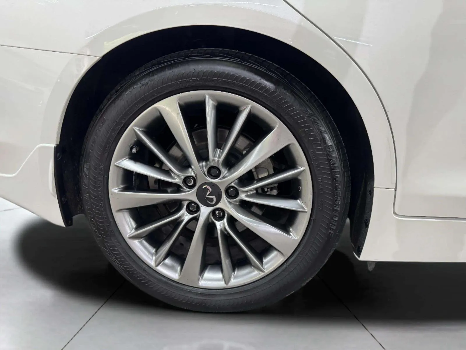 Infiniti Q50 photo 45