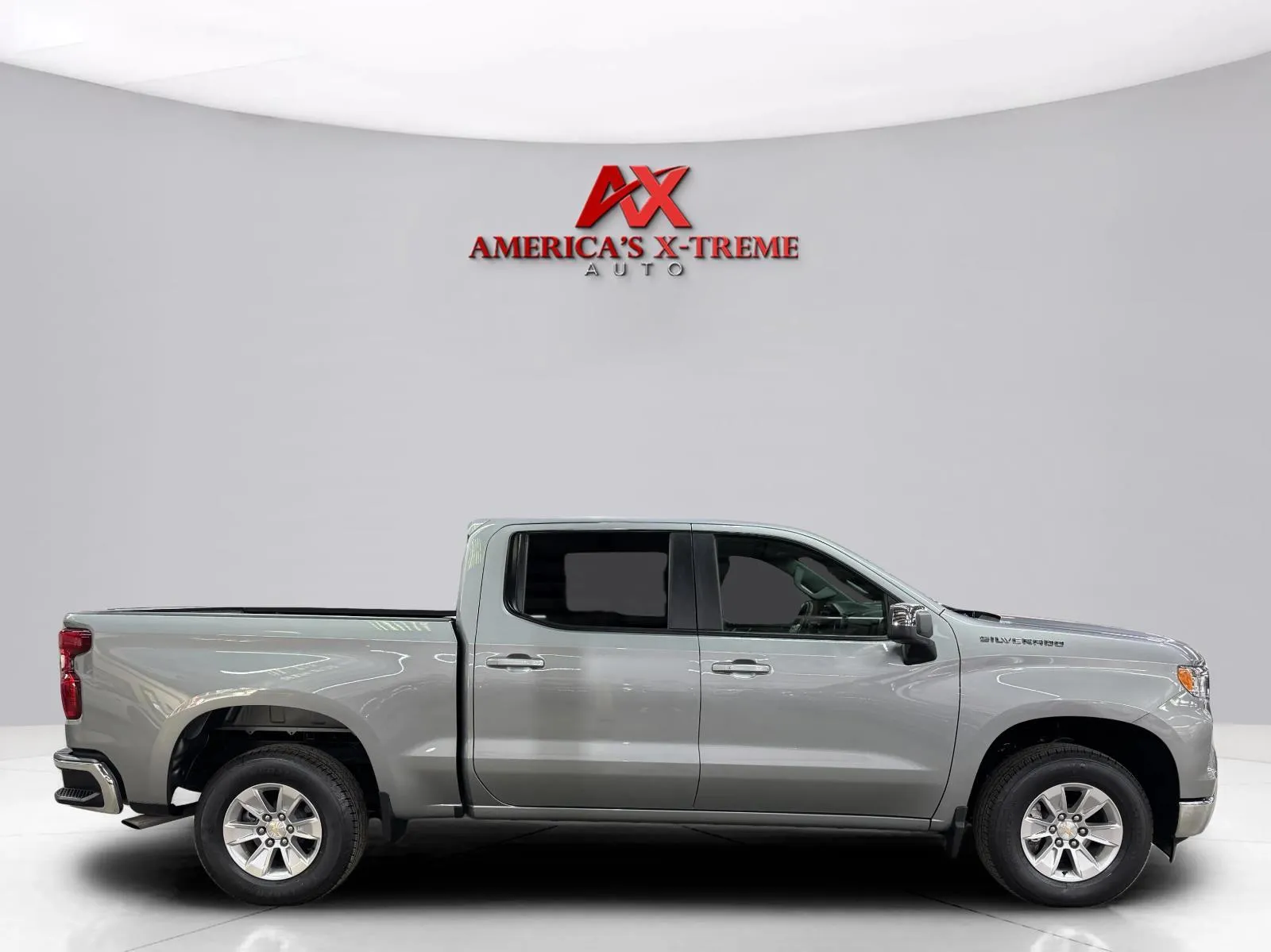 Chevrolet Silverado photo 8