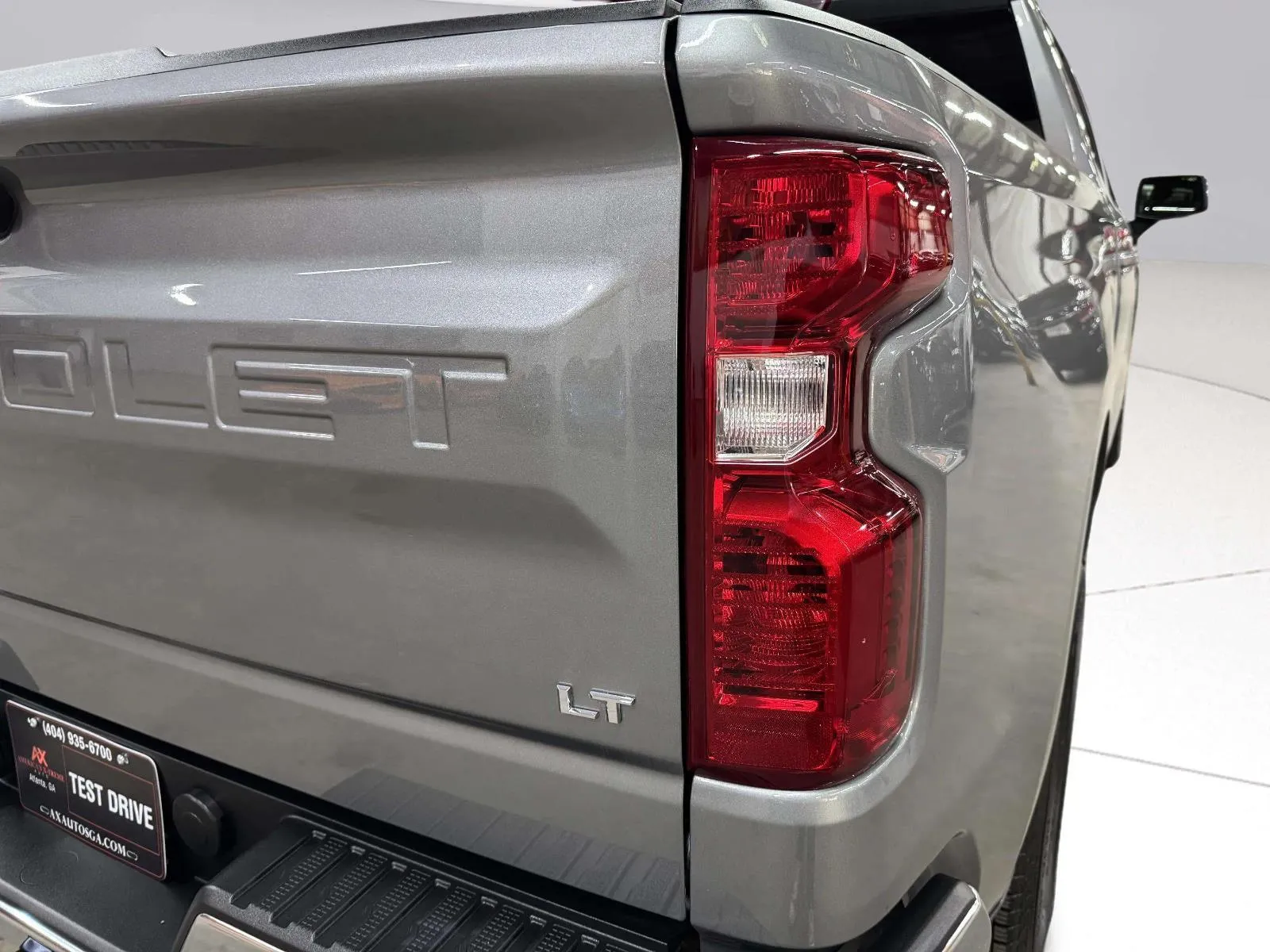 Chevrolet Silverado photo 13