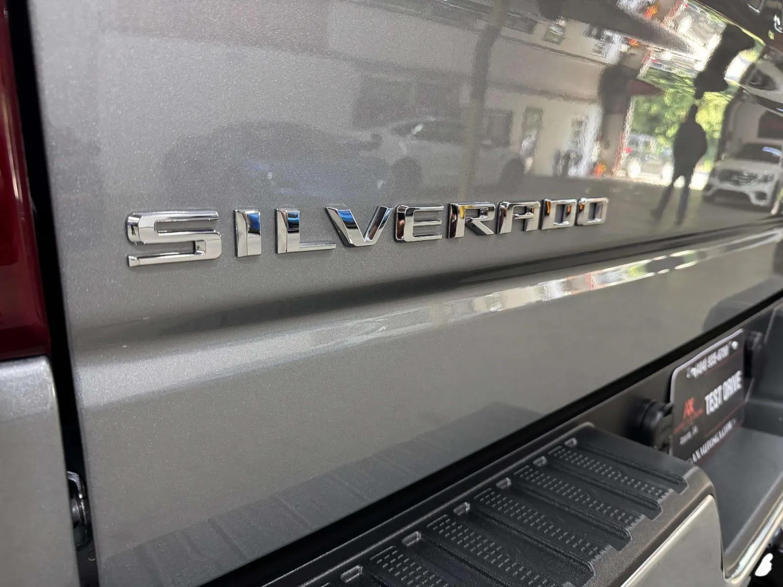 Chevrolet Silverado photo 18