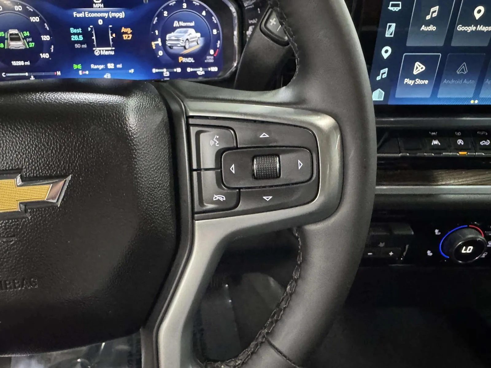 Chevrolet Silverado photo 32