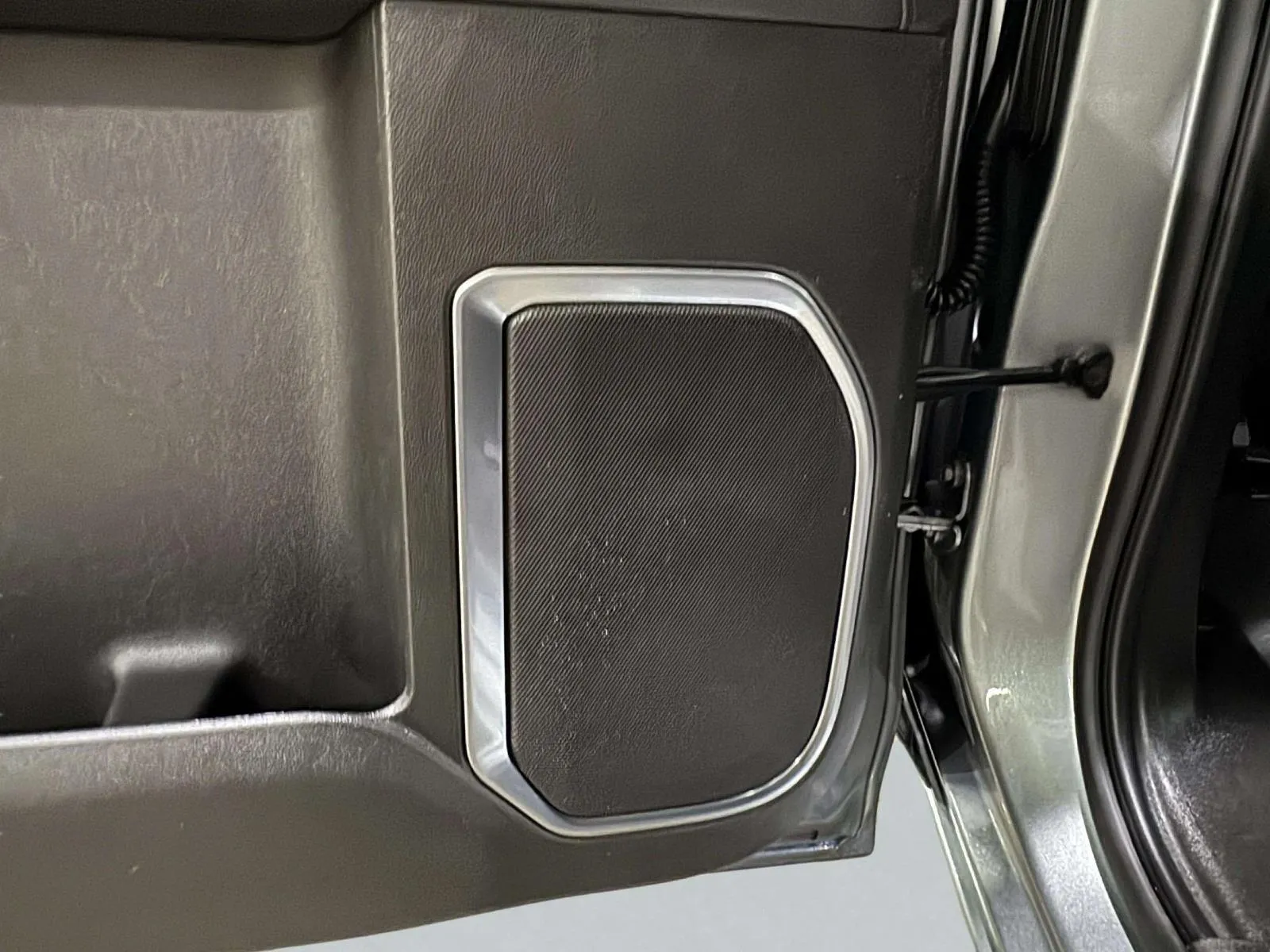Chevrolet Silverado photo 45