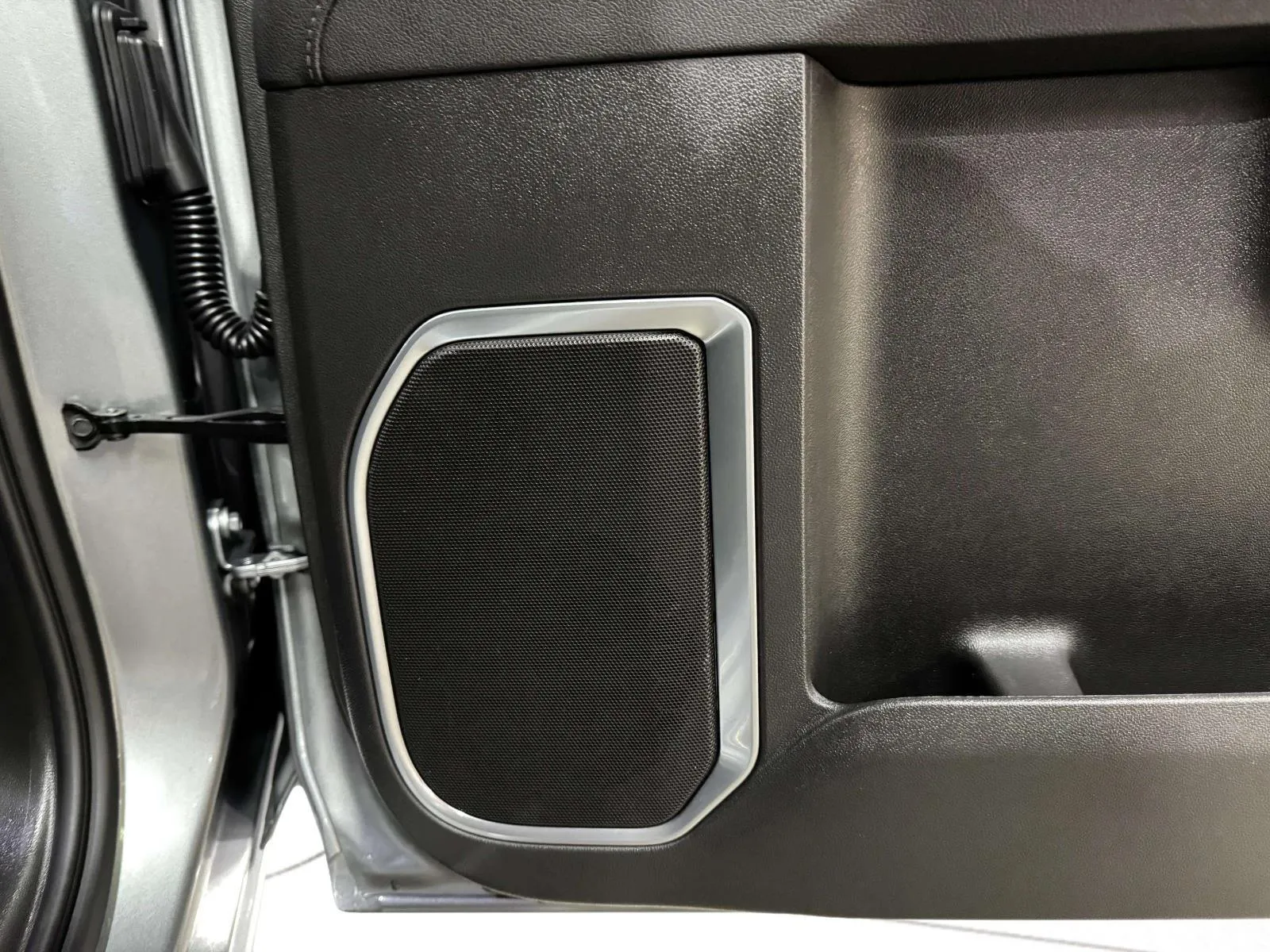 Chevrolet Silverado photo 50