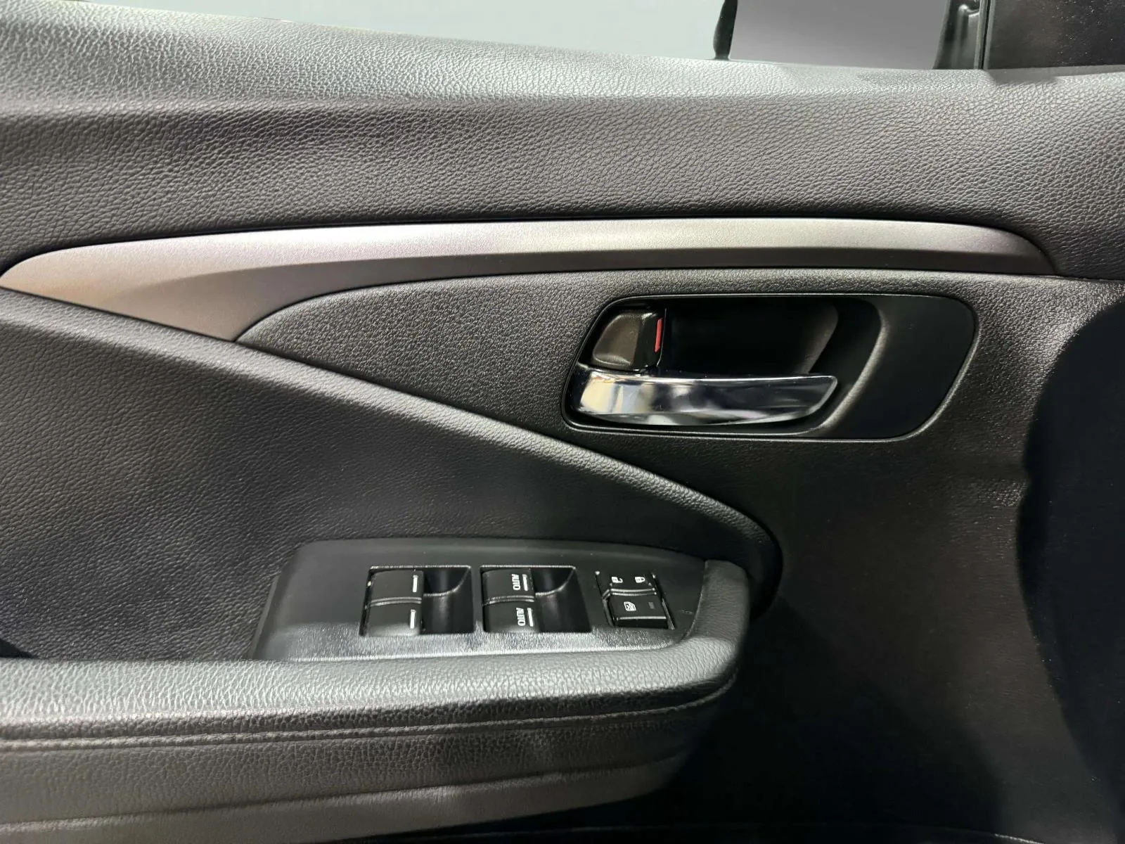 Honda Passport photo 21