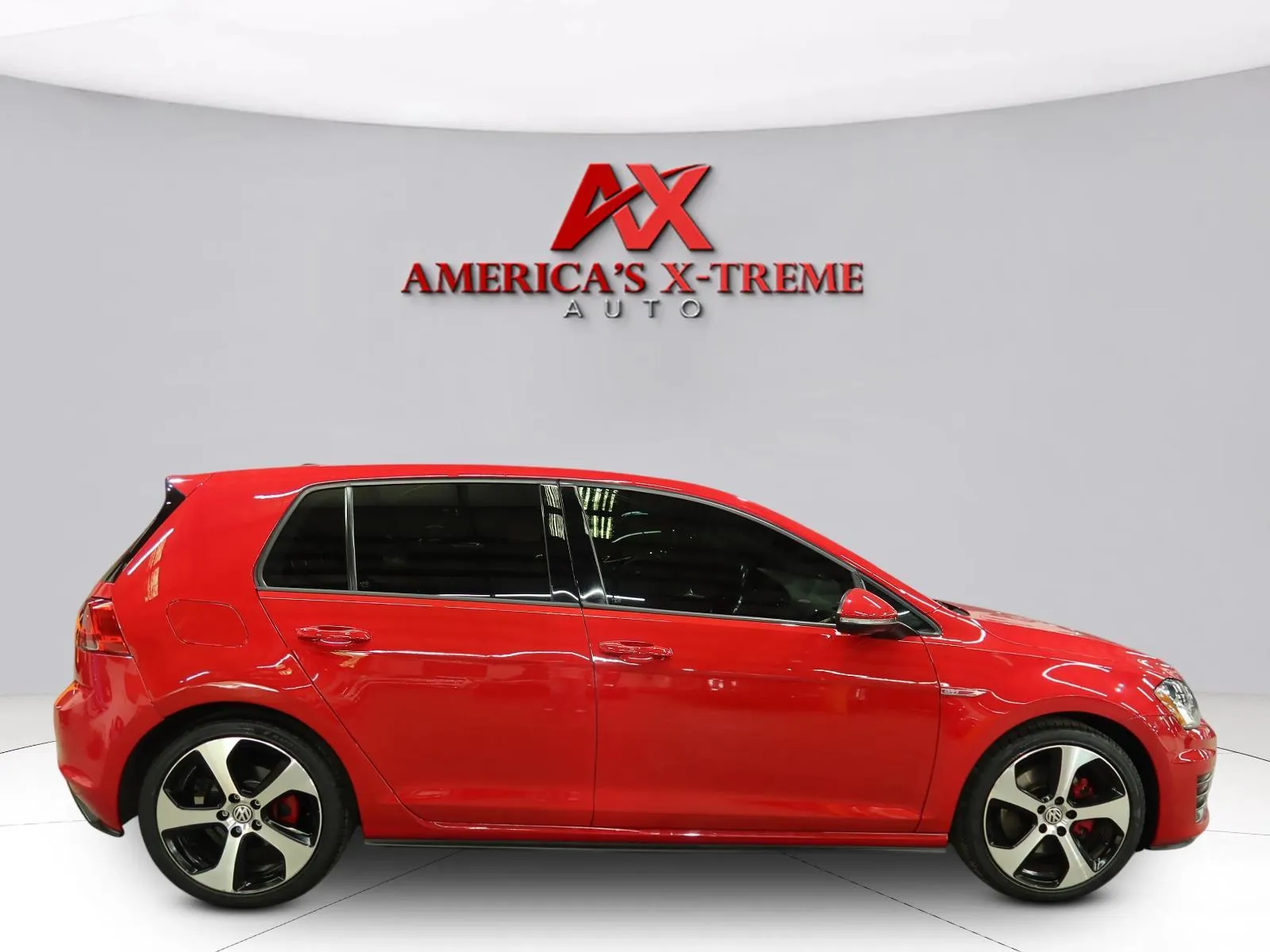 Volkswagen Golf GTI photo 8