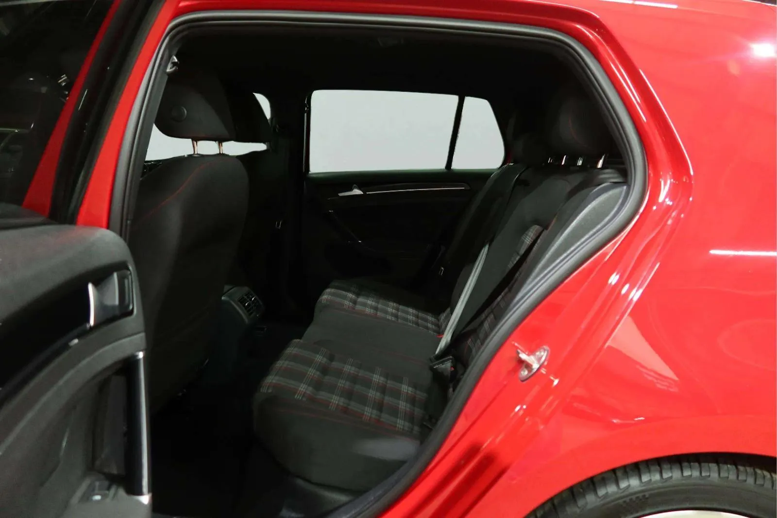 Volkswagen Golf GTI photo 17