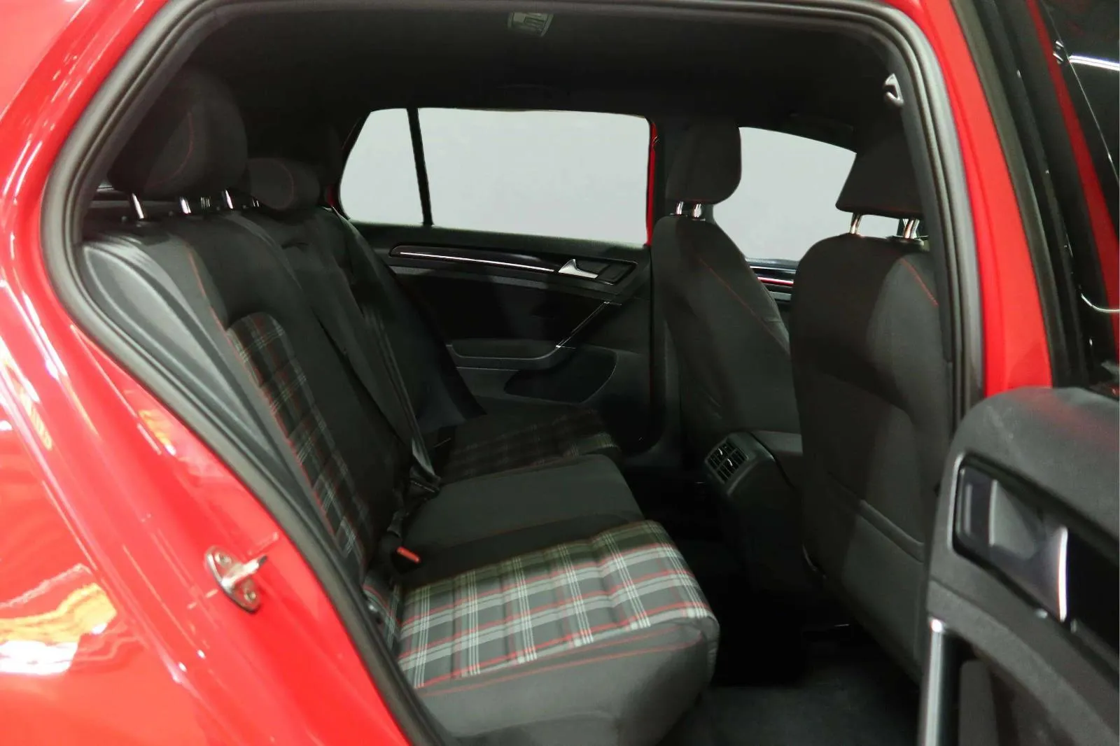 Volkswagen Golf GTI photo 19
