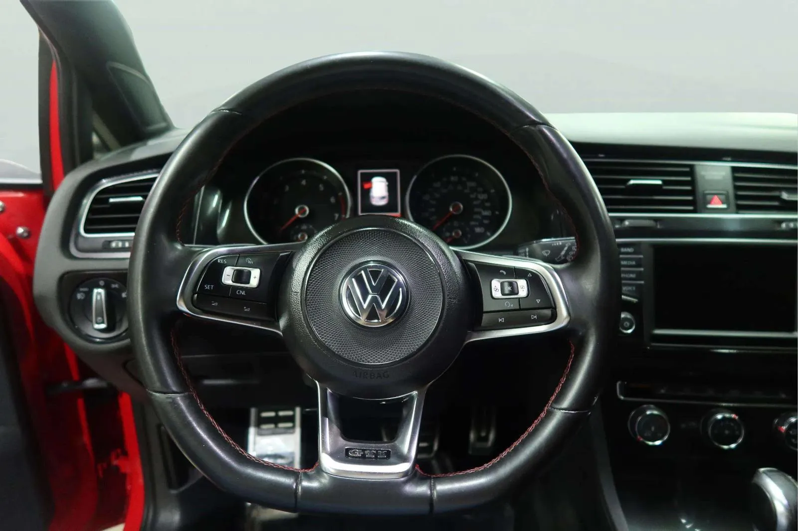 Volkswagen Golf GTI photo 25