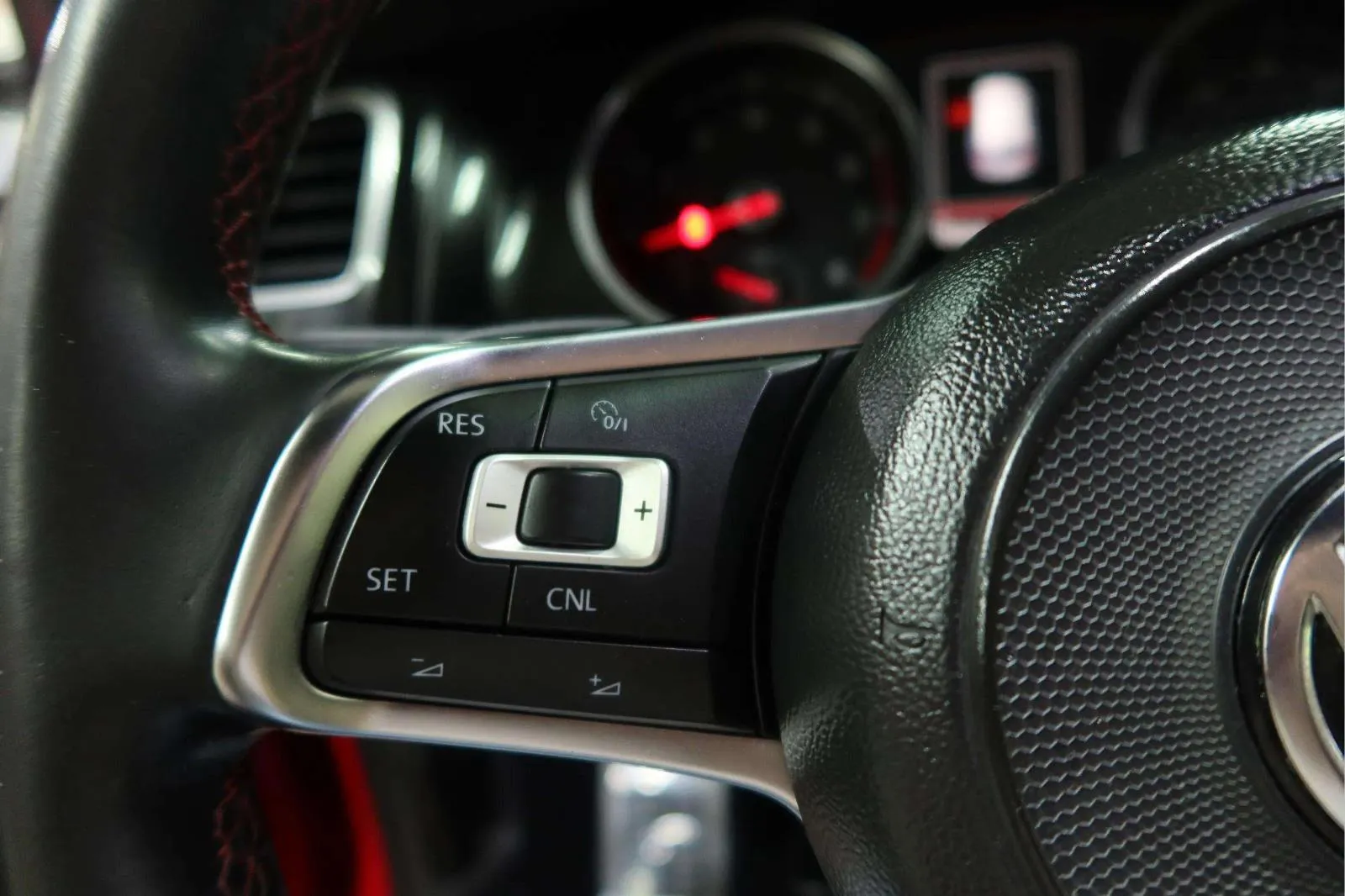 Volkswagen Golf GTI photo 30