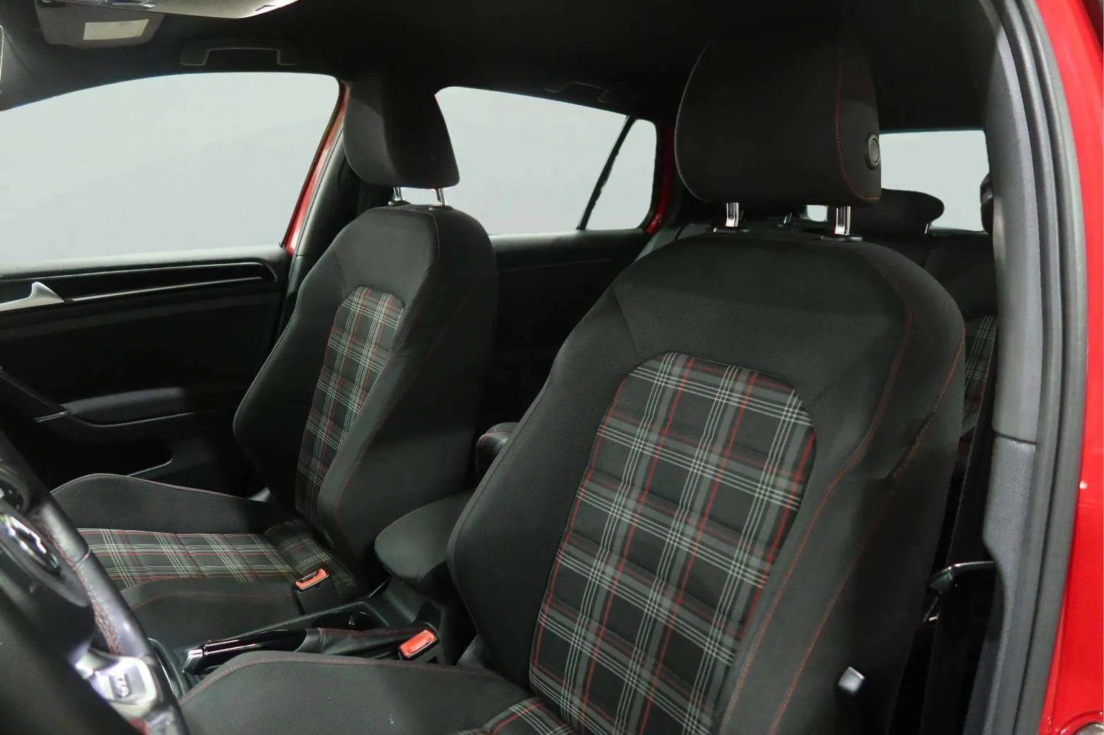 Volkswagen Golf GTI photo 31