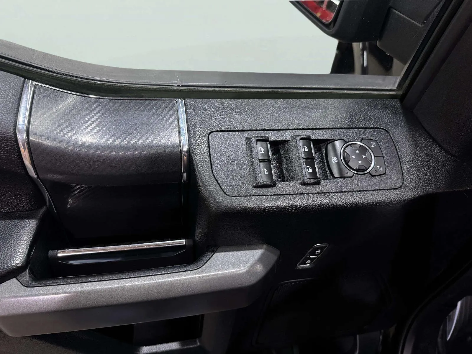 Ford F-150 photo 18