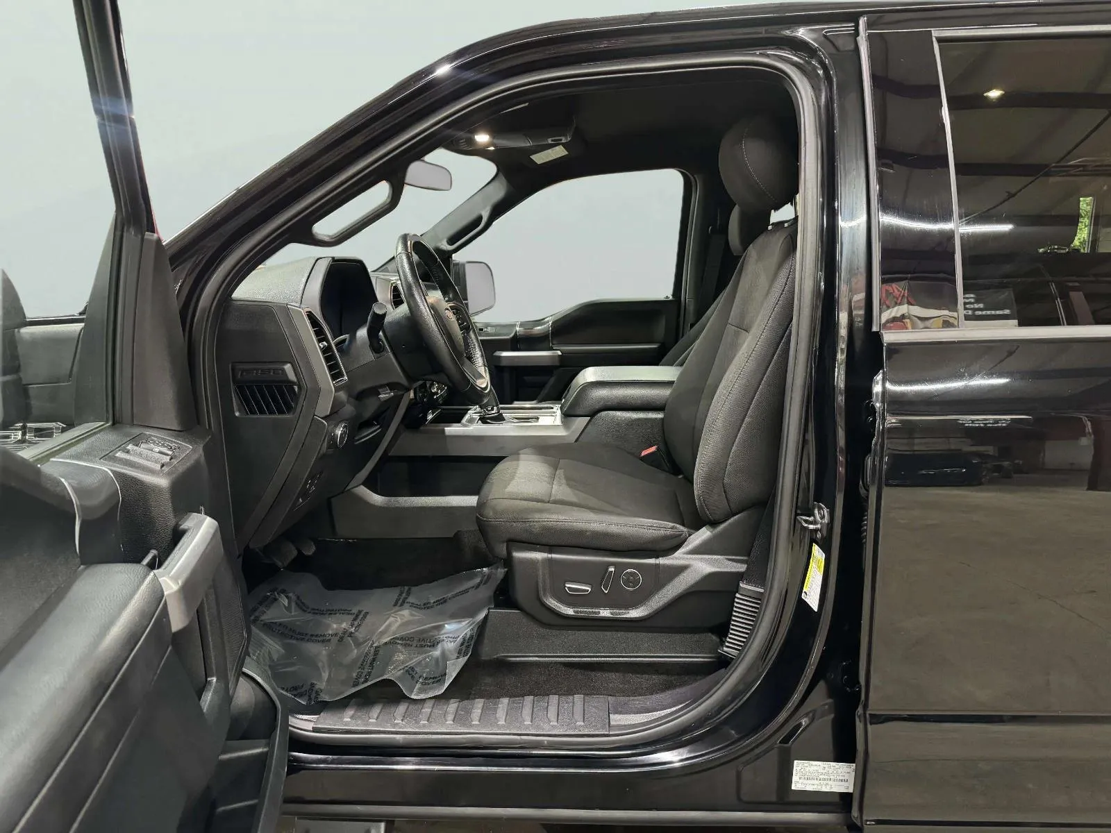 Ford F-150 photo 19