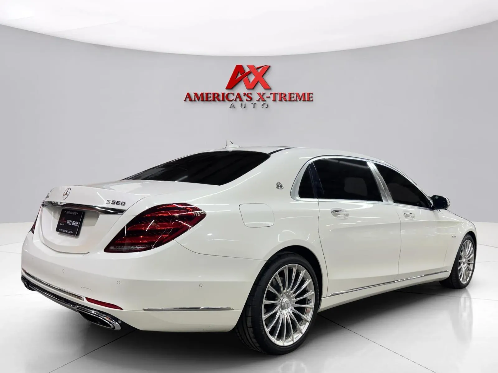 Mercedes-Benz S-Class photo 7