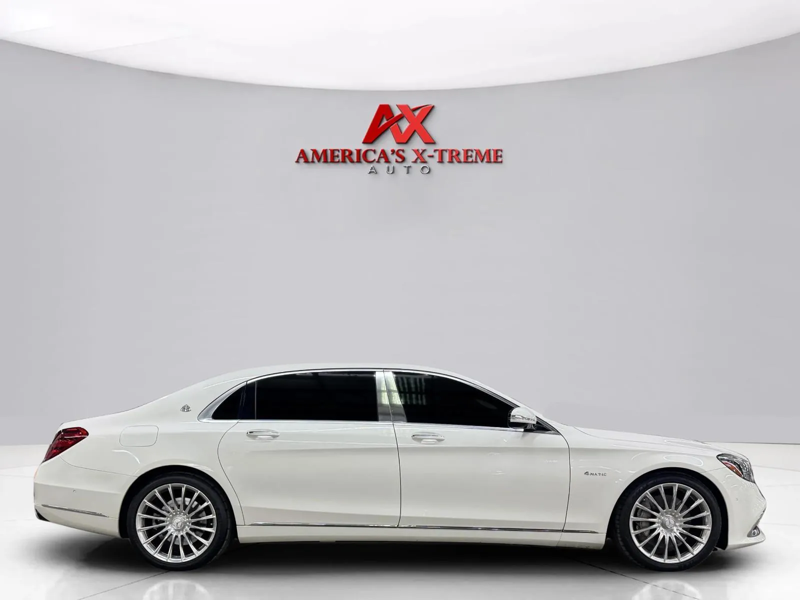 Mercedes-Benz S-Class photo 8