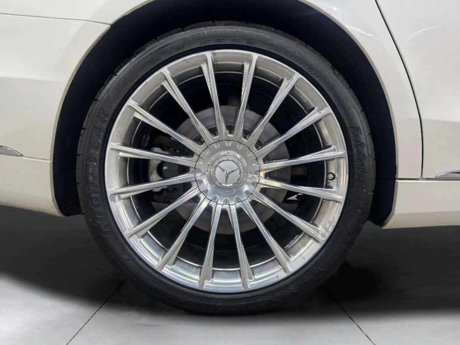 Mercedes-Benz S-Class photo 87