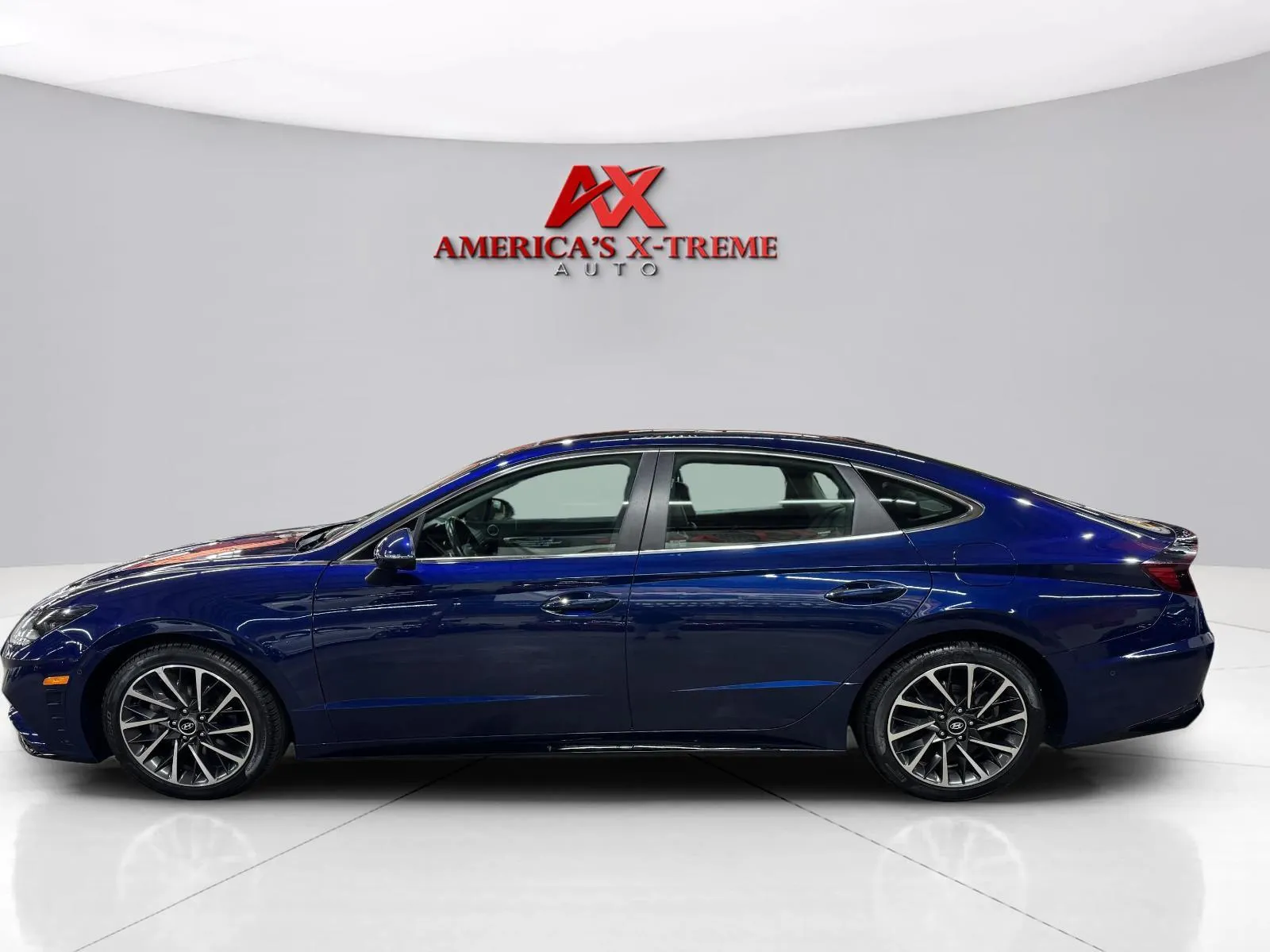 Hyundai Sonata photo 2