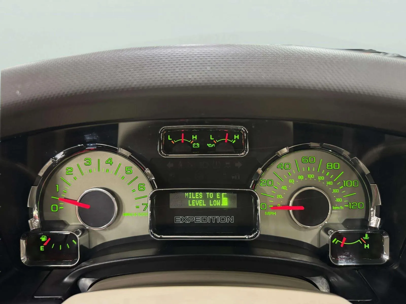 Ford Expedition photo 24