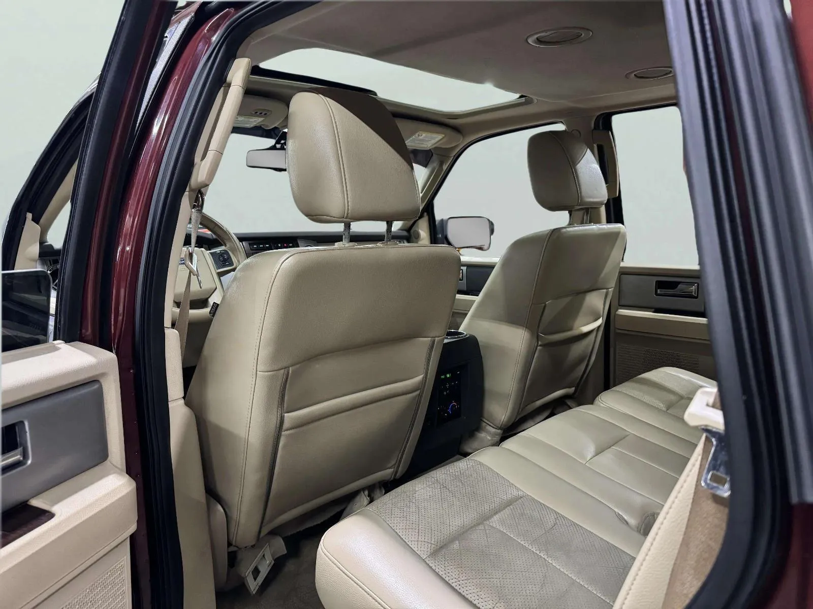 Ford Expedition photo 30