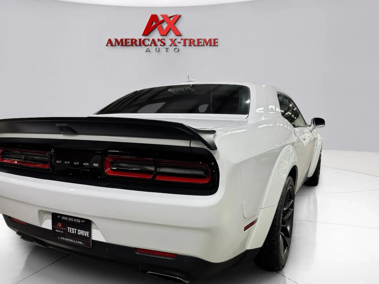 Dodge Challenger photo 6
