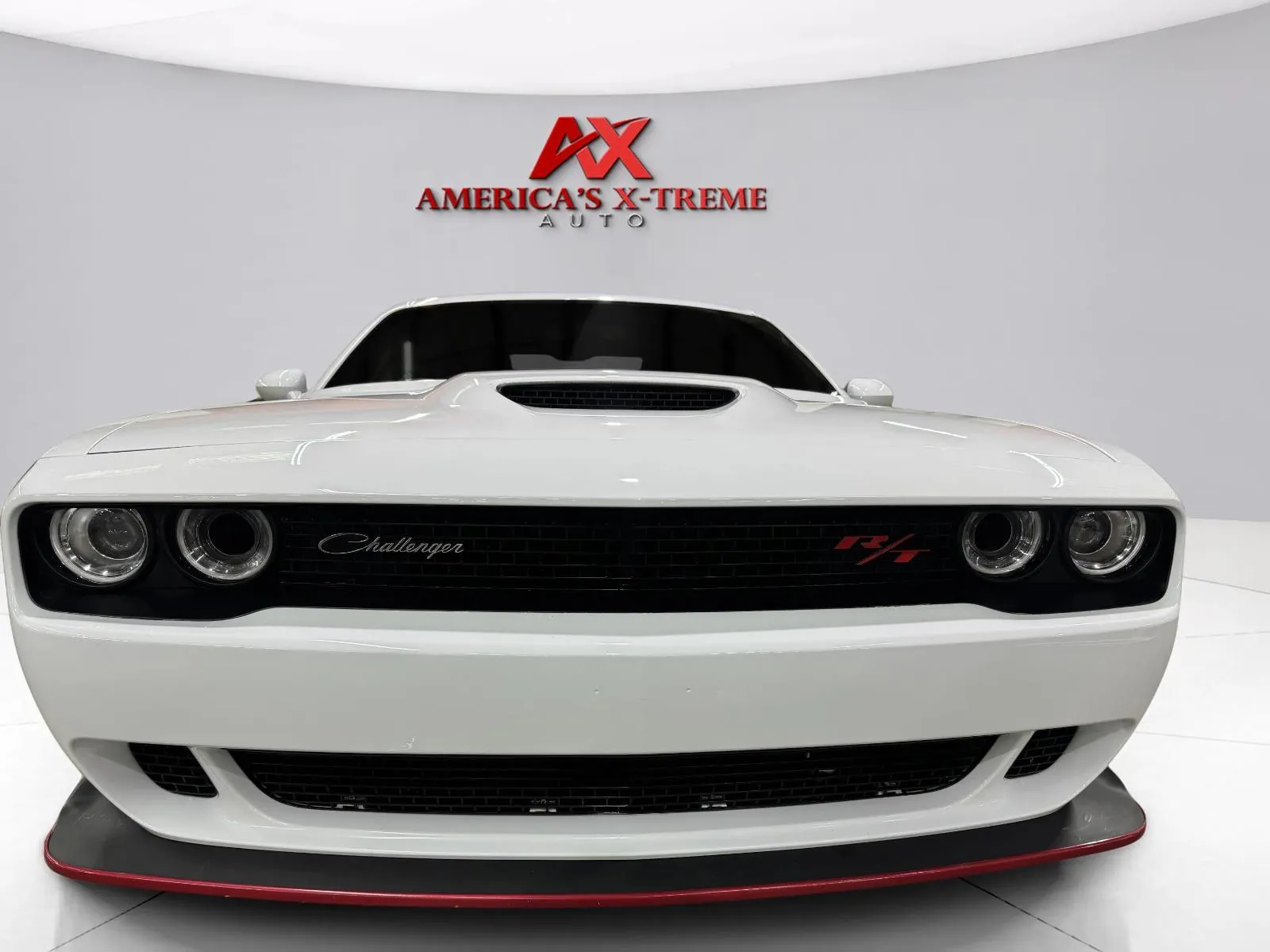 Dodge Challenger photo 9