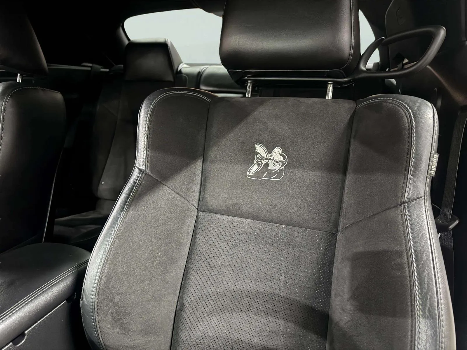 Dodge Challenger photo 22