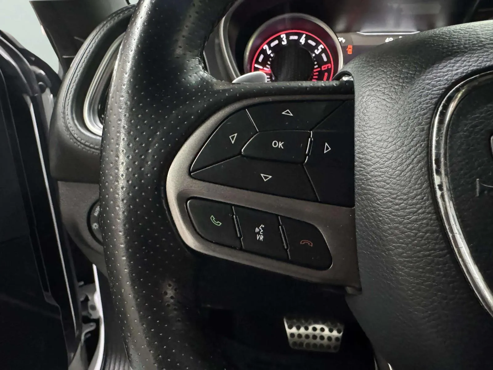 Dodge Challenger photo 27