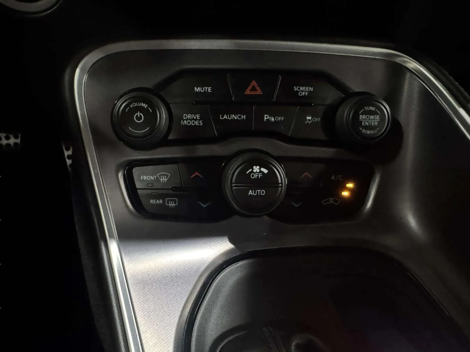 Dodge Challenger photo 35