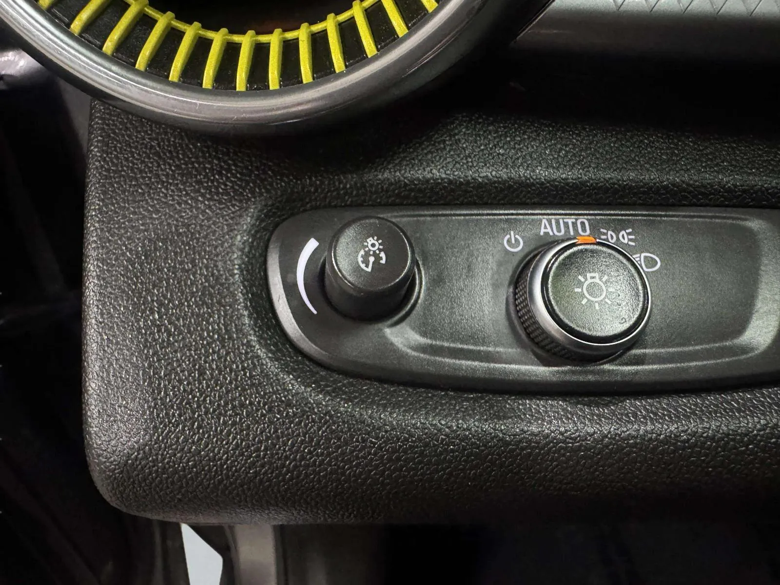 Chevrolet Trax photo 25