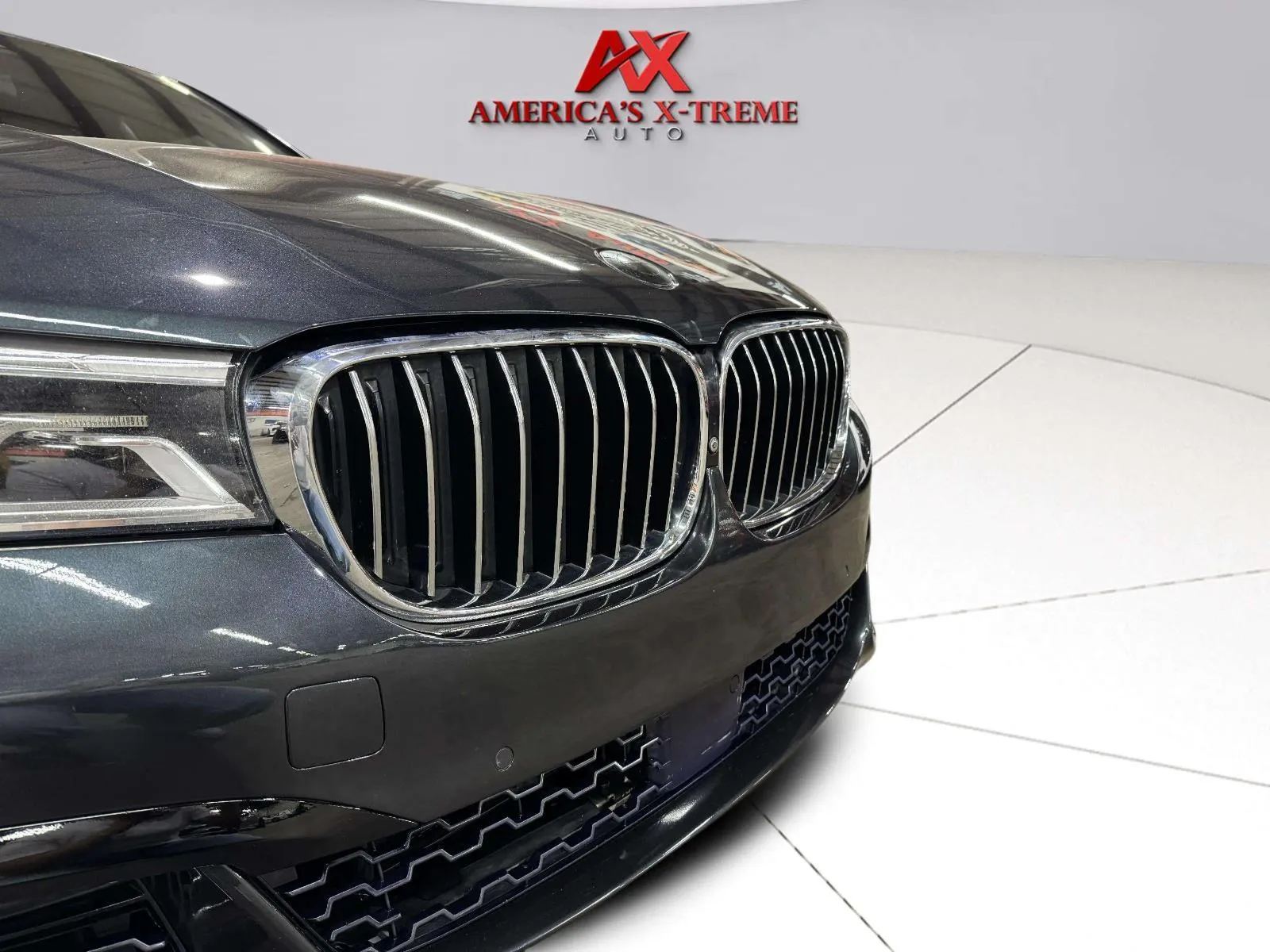 BMW 7 Series photo 9