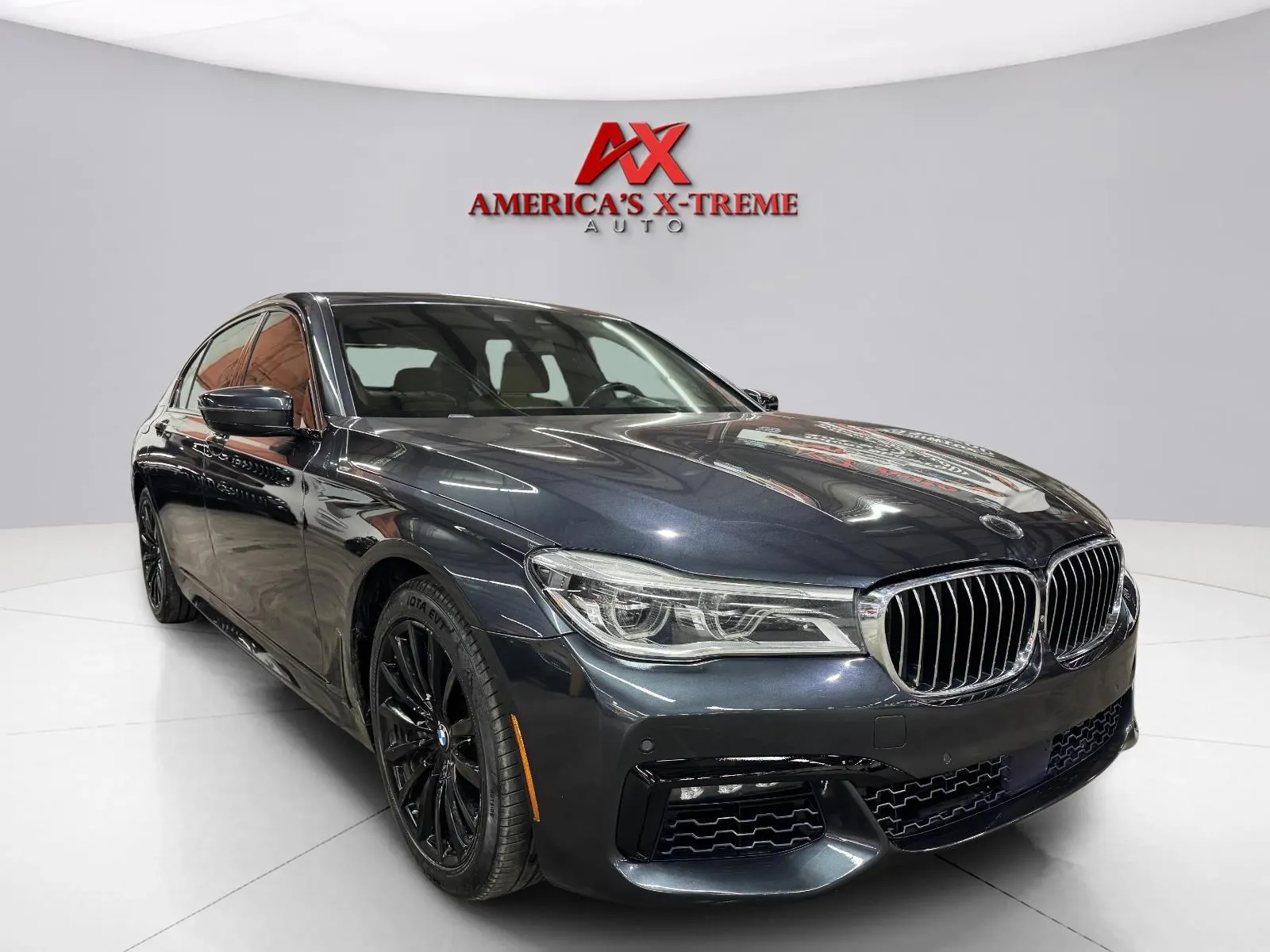BMW 7 Series photo 10