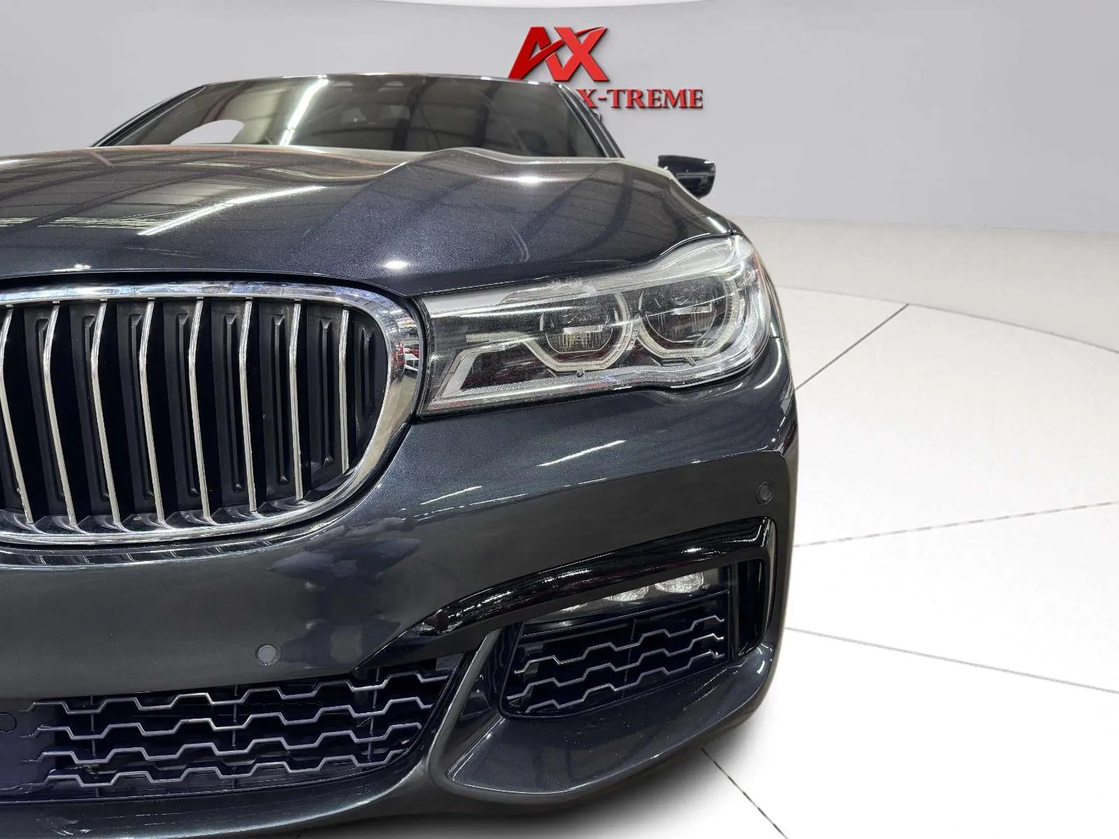 BMW 7 Series photo 11