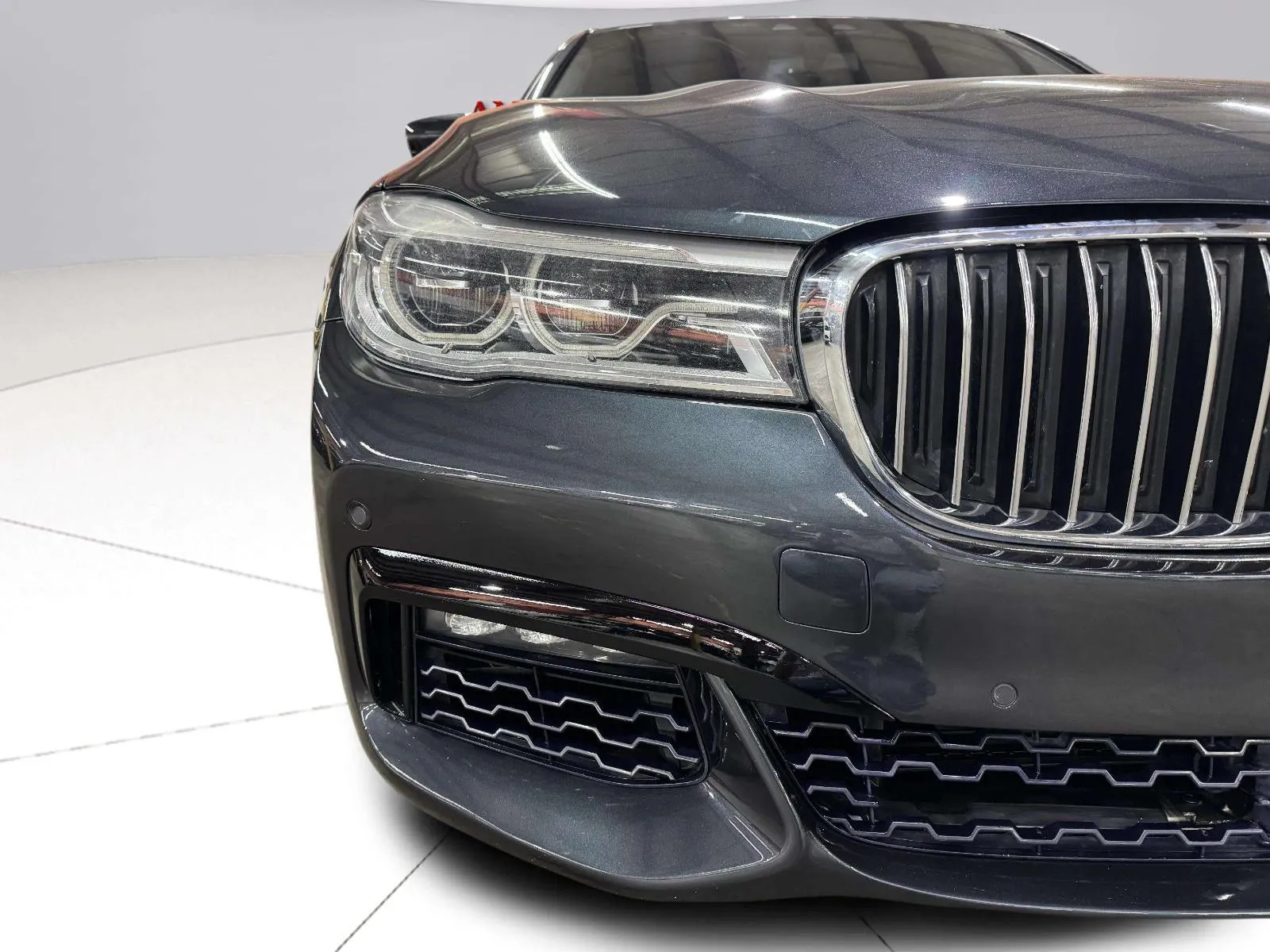 BMW 7 Series photo 12