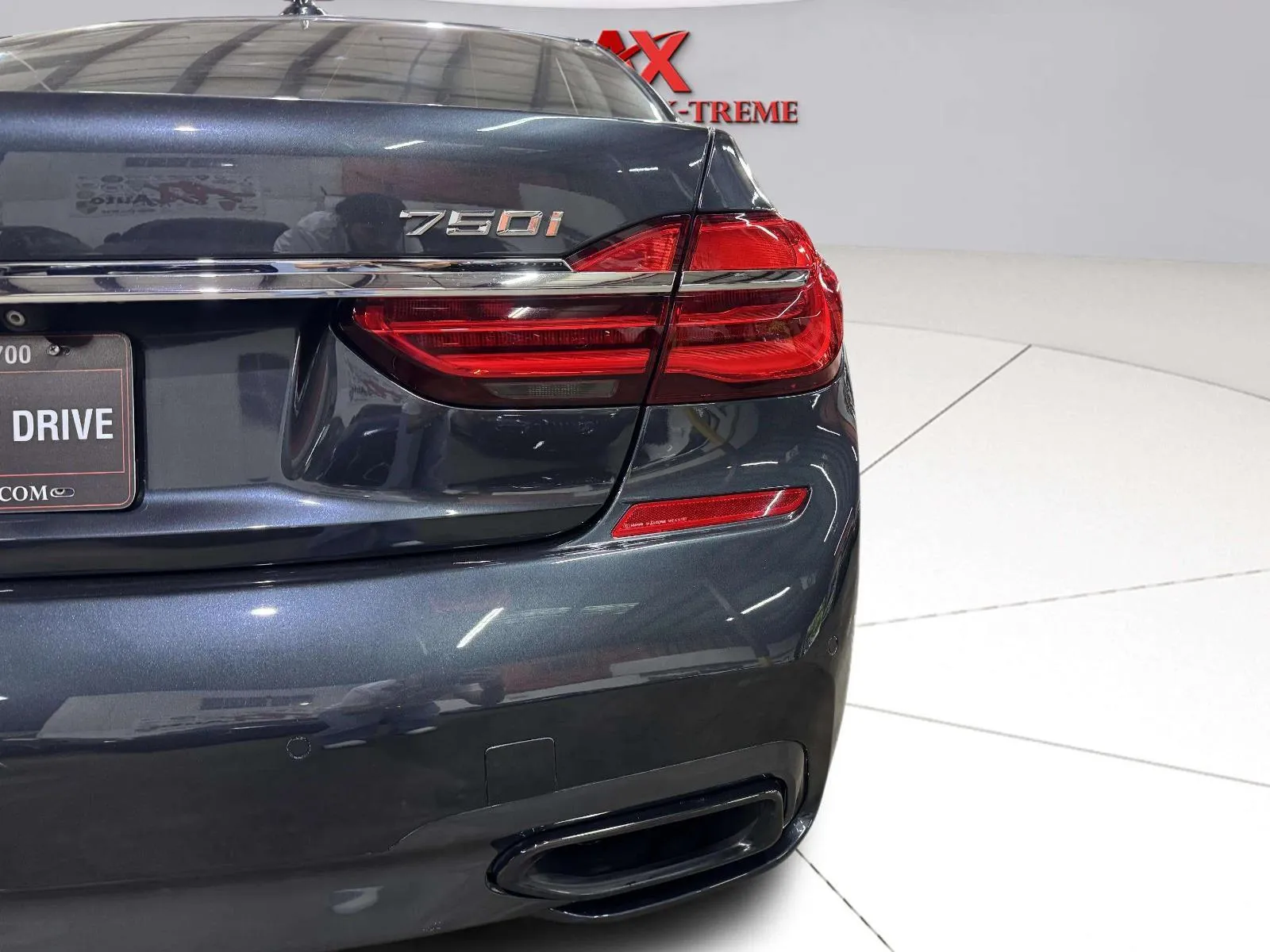 BMW 7 Series photo 14
