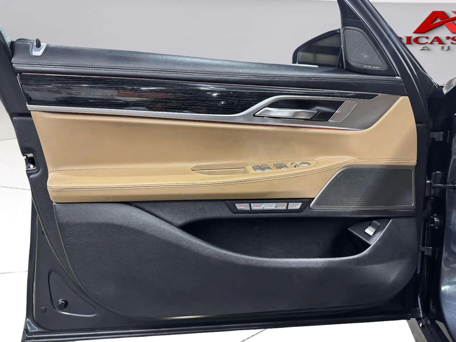 BMW 7 Series photo 19