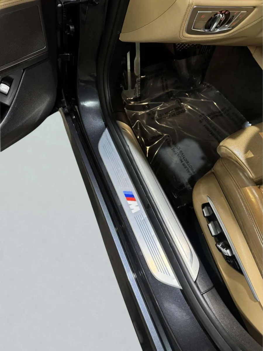 BMW 7 Series photo 21