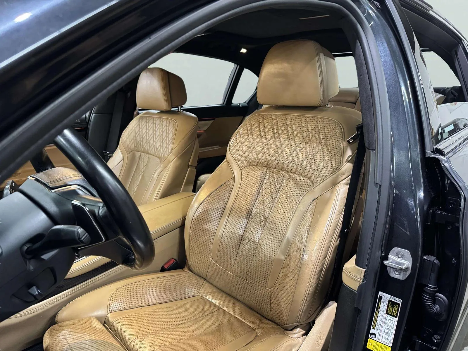 BMW 7 Series photo 22