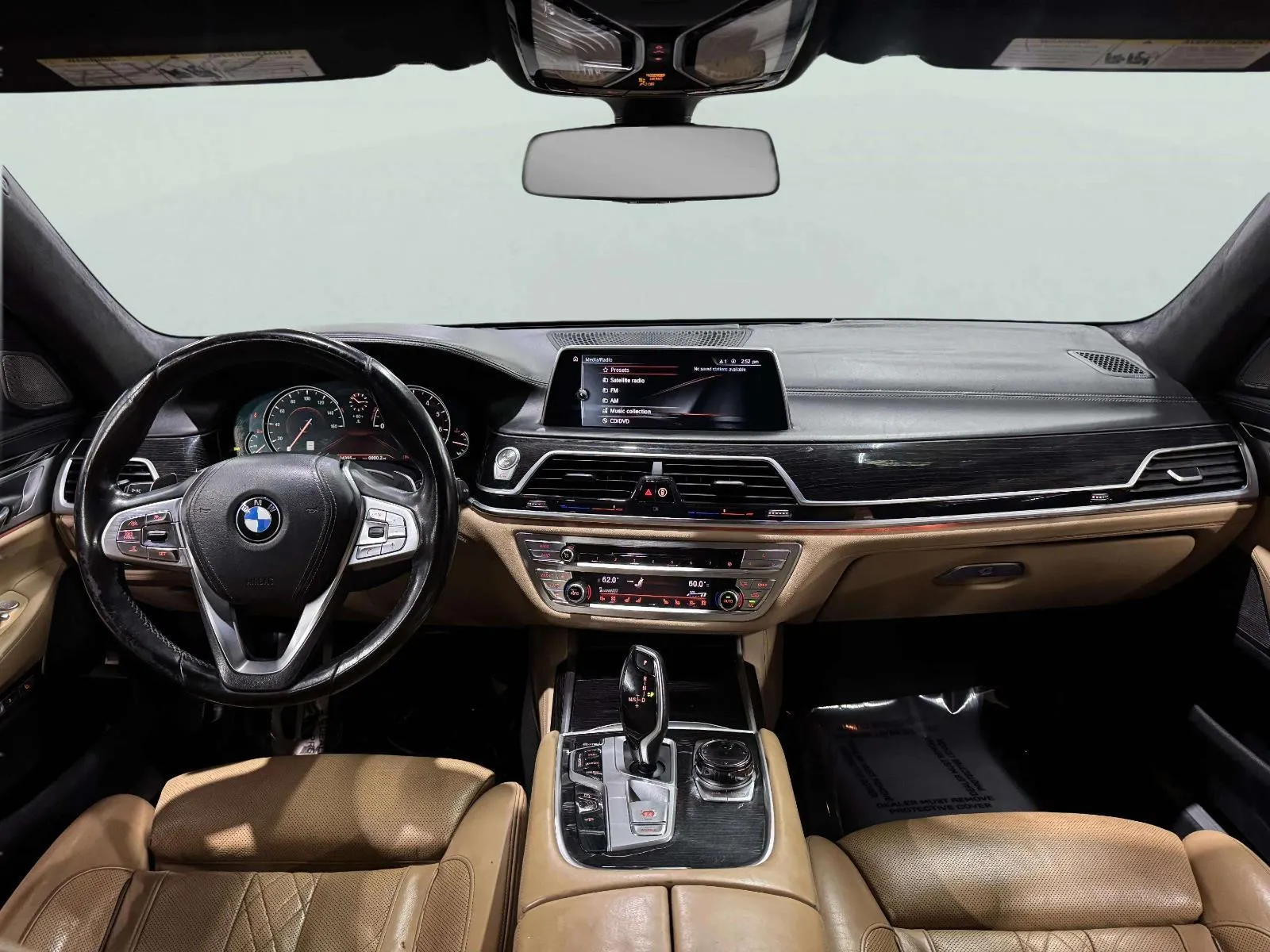 BMW 7 Series photo 25