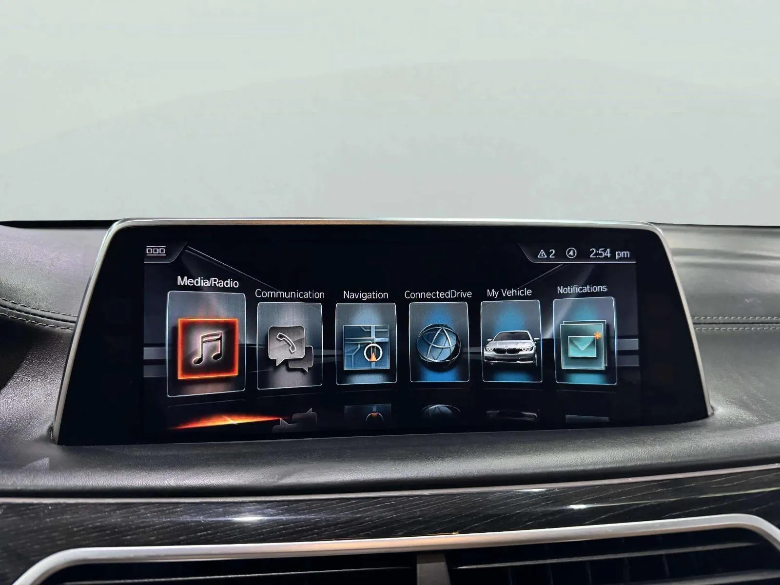 BMW 7 Series photo 34