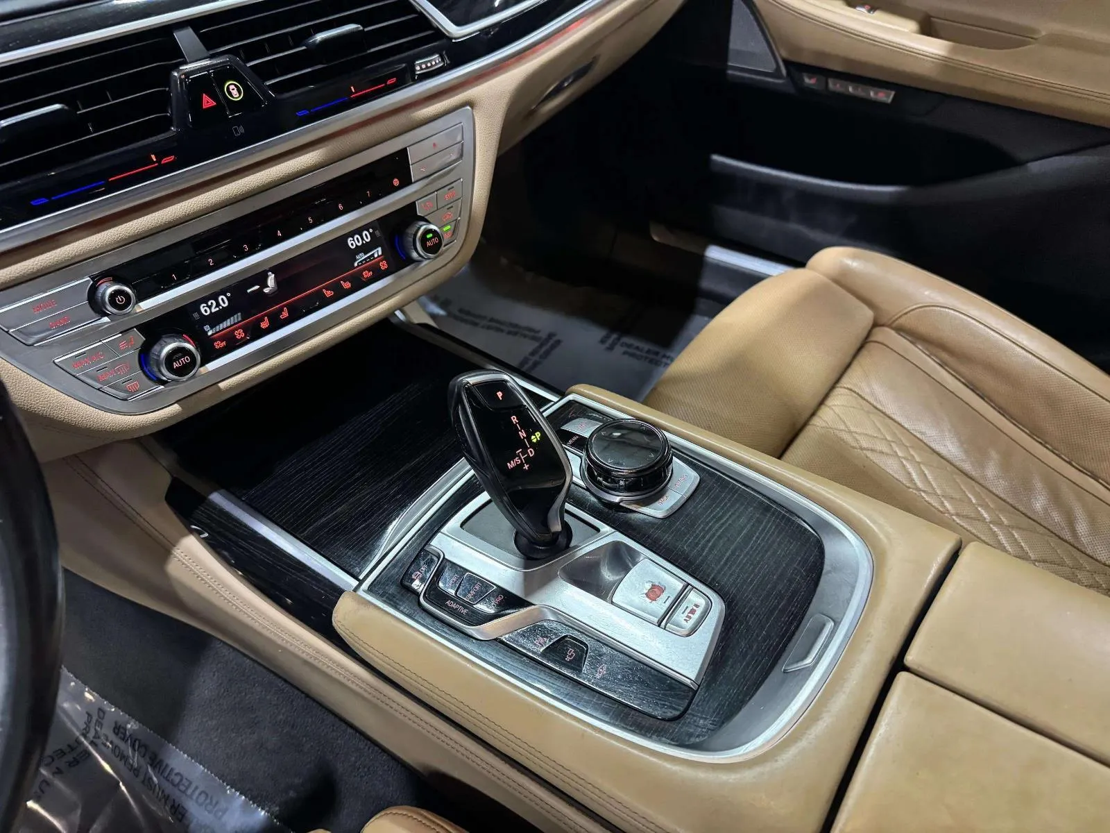 BMW 7 Series photo 37