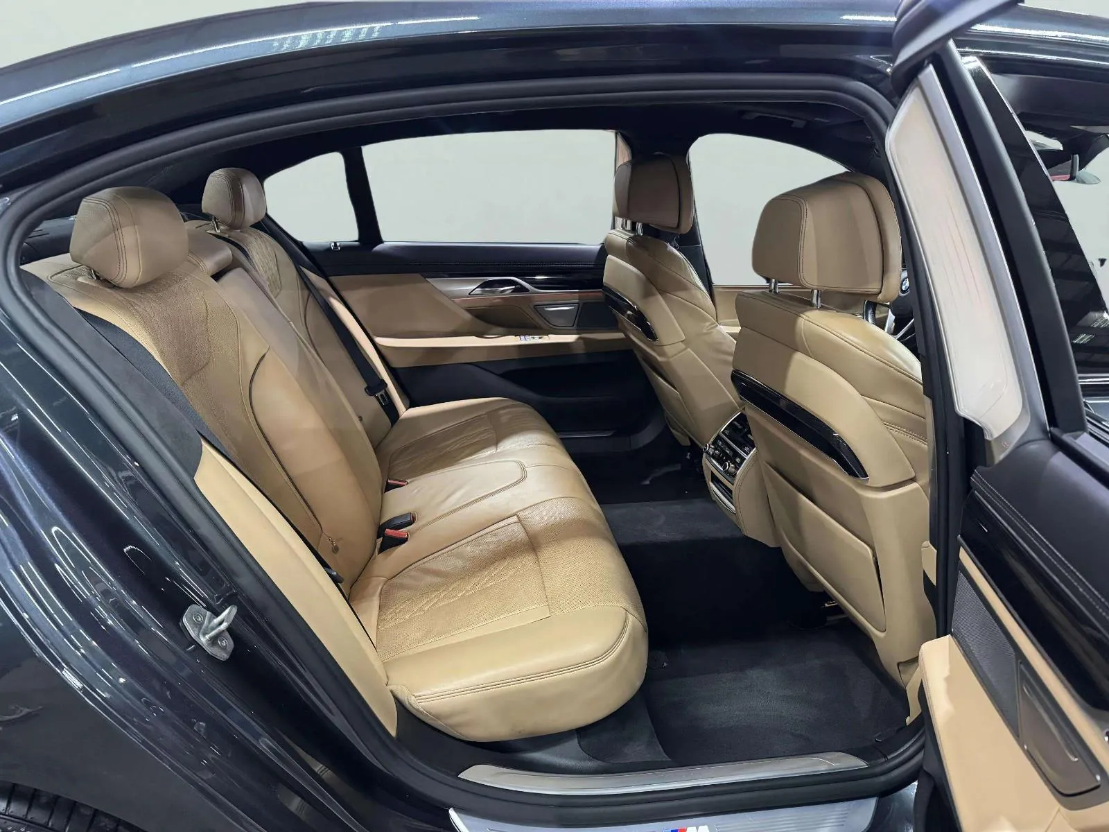 BMW 7 Series photo 50