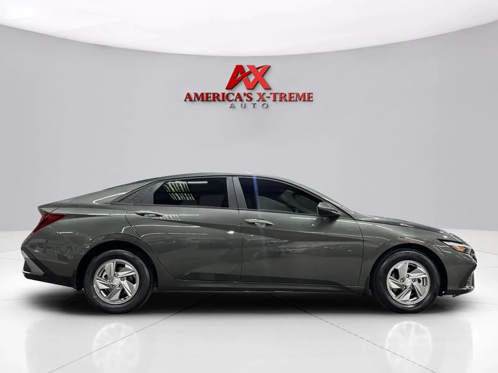 Hyundai Elantra photo 7
