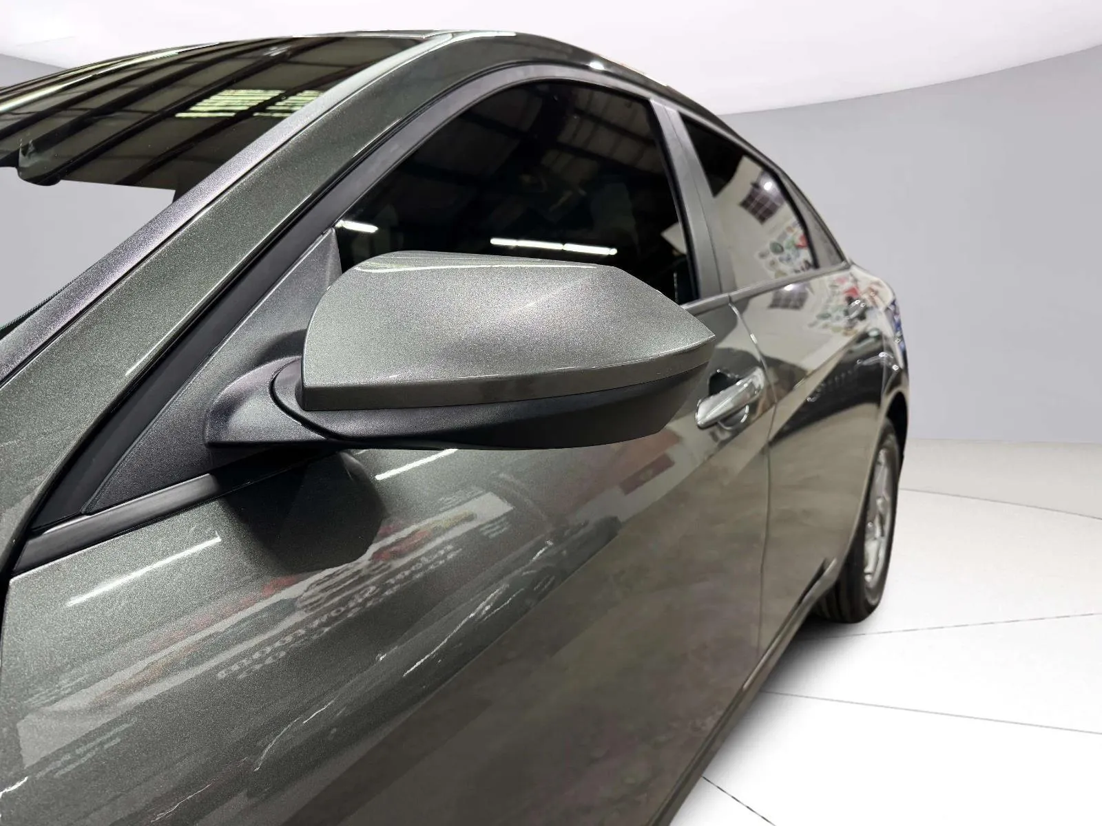 Hyundai Elantra photo 11